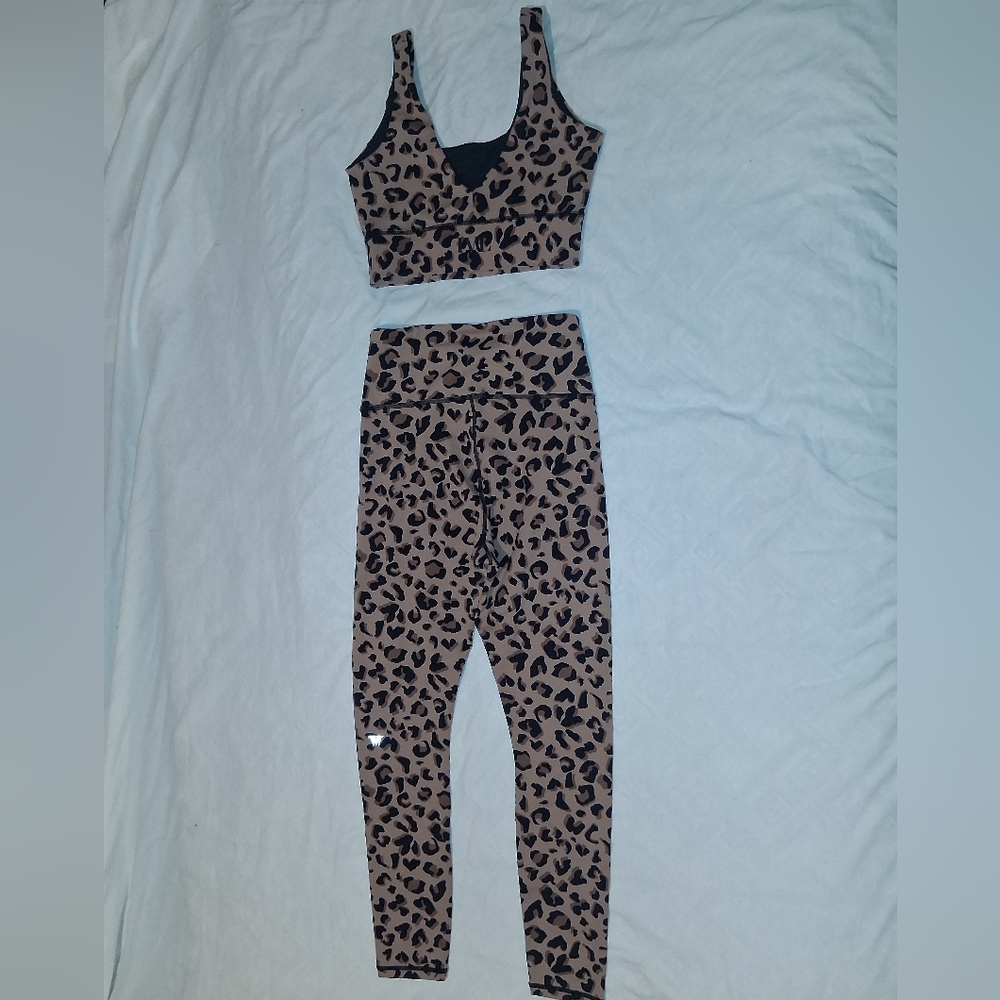 Leopard Print Kids Matching Set - Picture 2 of 6